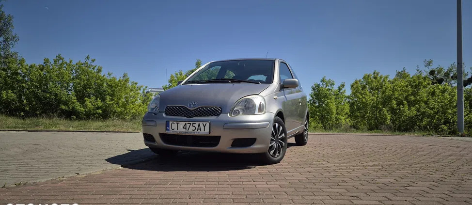 samochody osobowe Toyota Yaris cena 7400 przebieg: 258800, rok produkcji 2004 z Toruń